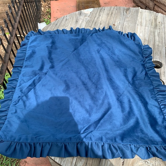 NEW MADIZZ Soft Ruffled Square Pillow Covers - Picture 3 of 8